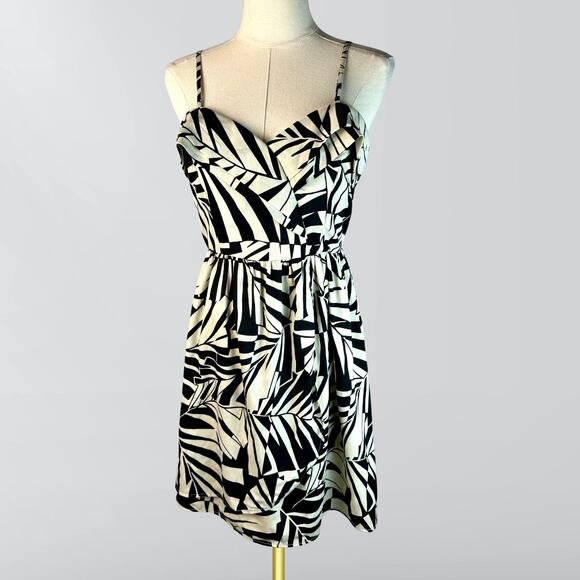 Billabong Cream & Black Palm Print Skater Style Dress - Picture 1 of 5
